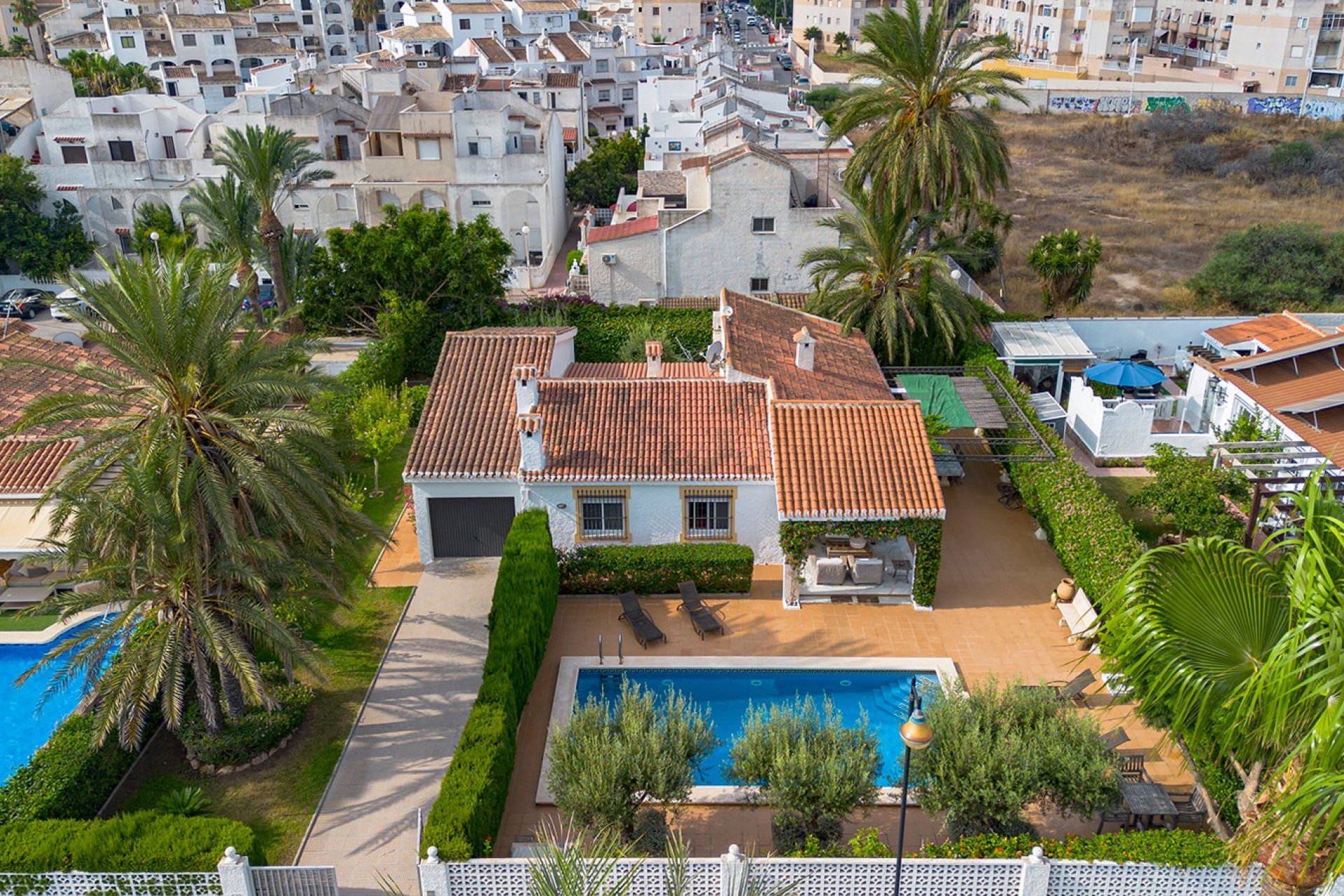Reventa - Villa -
Torrevieja - Playa de los Locos