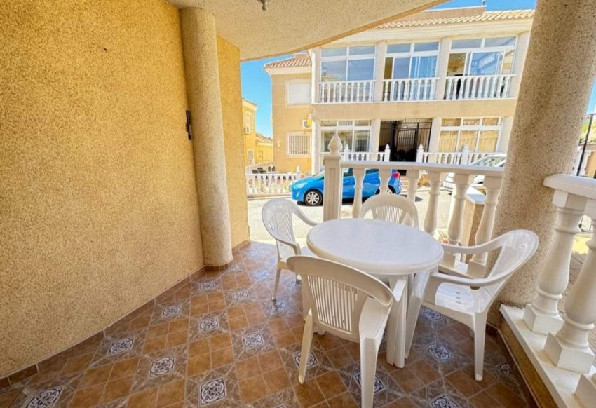 Revente - apartment -
Orihuela Costa - Villamartín