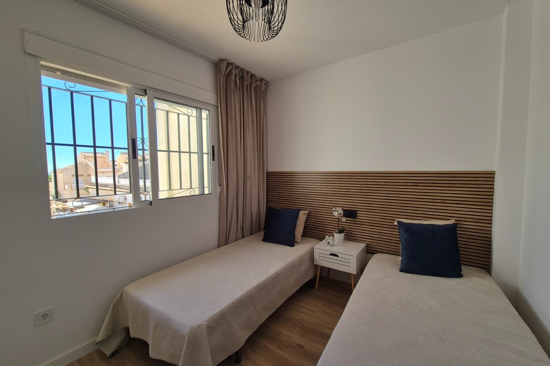 Revente - Maison de ville -
Alicante - La Florida