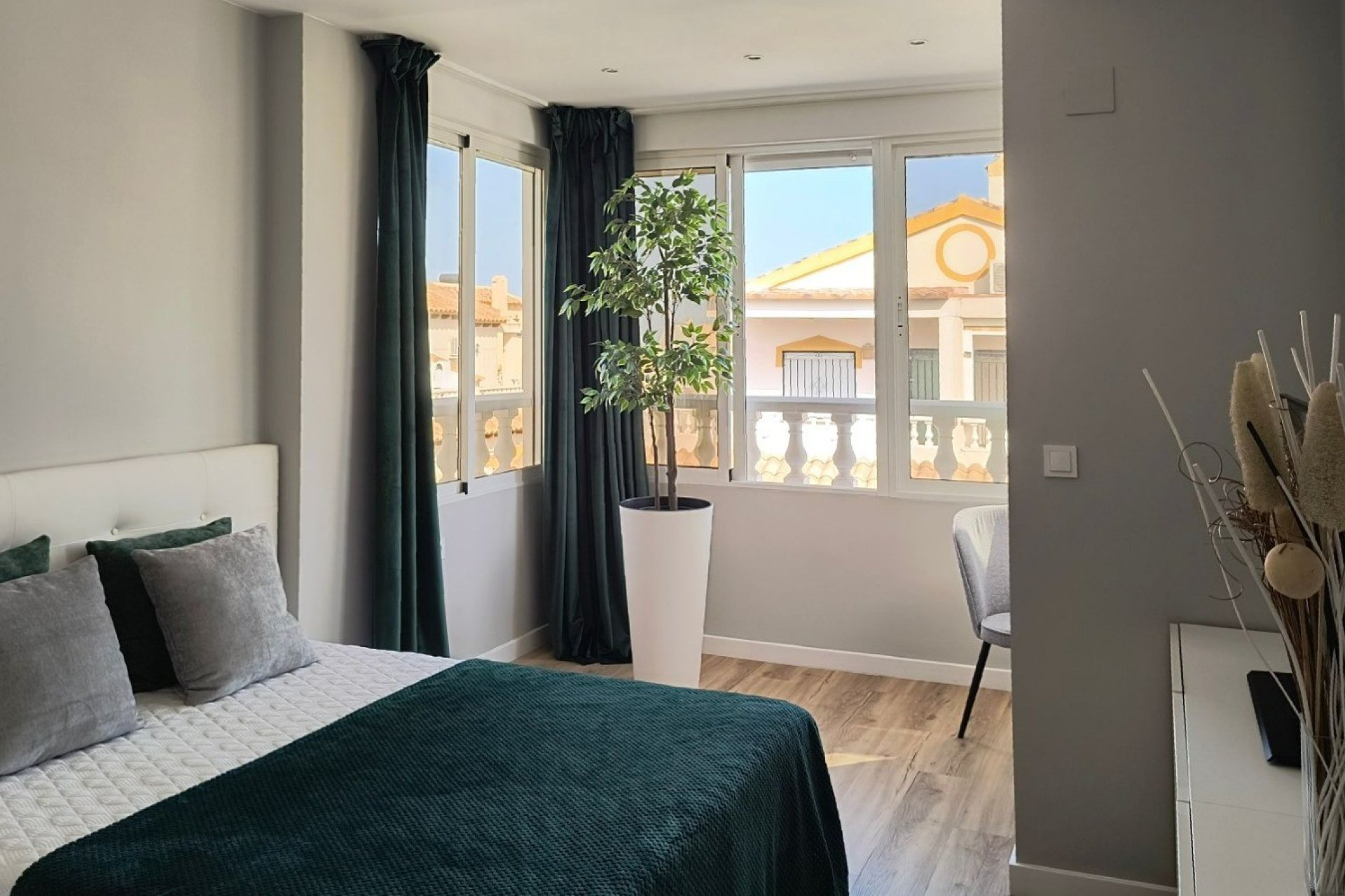 Revente - Maison de ville -
Alicante - La Florida