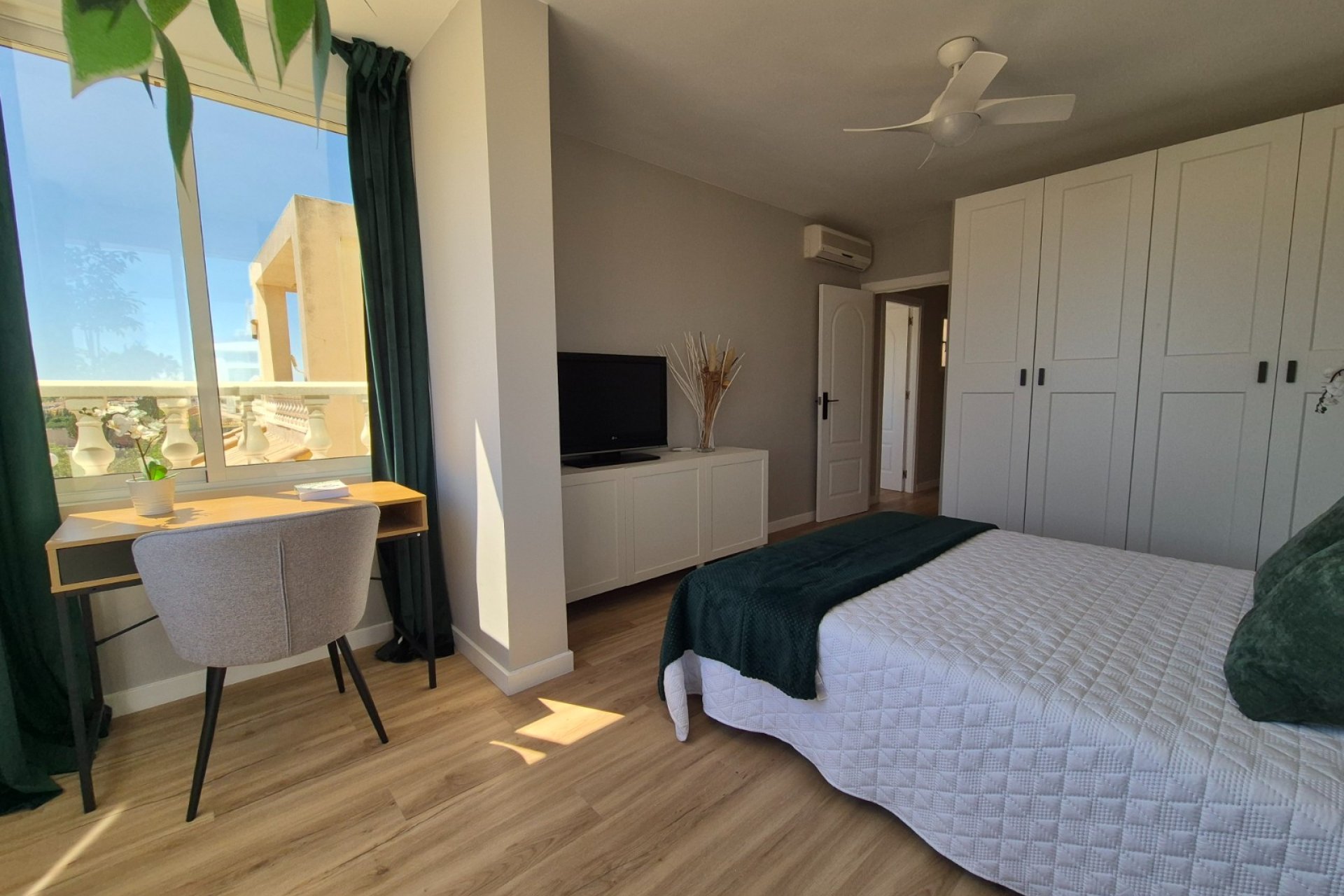 Revente - Maison de ville -
Alicante - La Florida
