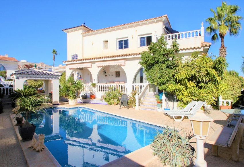 Revente - Villa -
Orihuela Costa - Villamartín