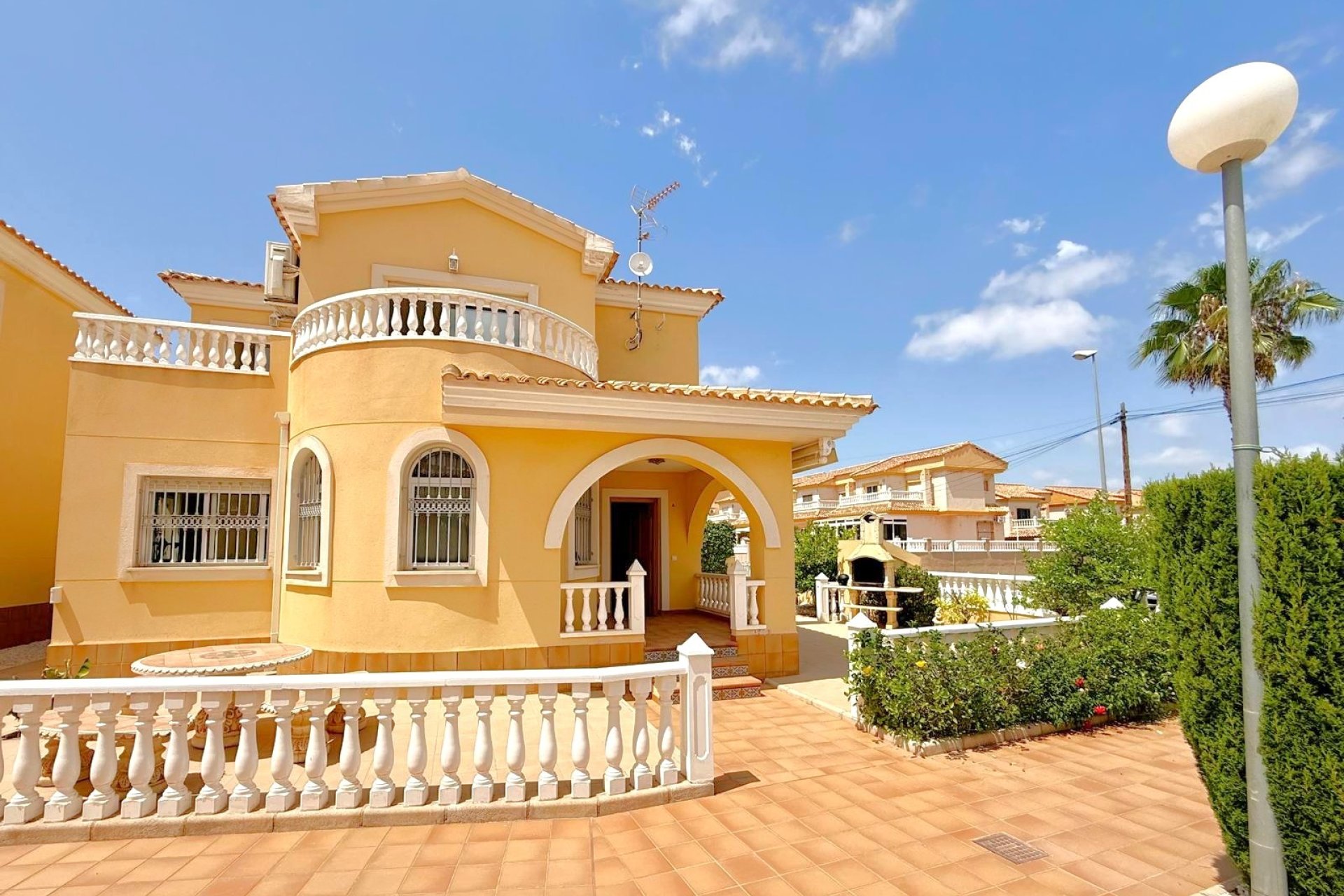 Revente - Villa -
Orihuela Costa - Villamartín