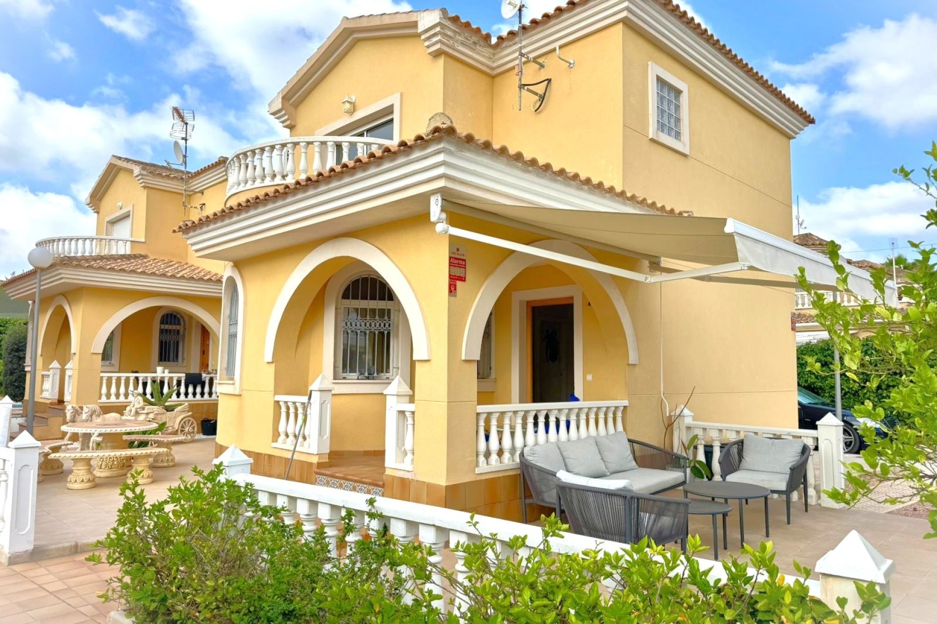Revente - Villa -
Orihuela Costa - Villamartín