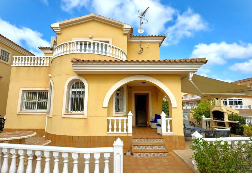 Revente - Villa -
Orihuela Costa - Villamartín