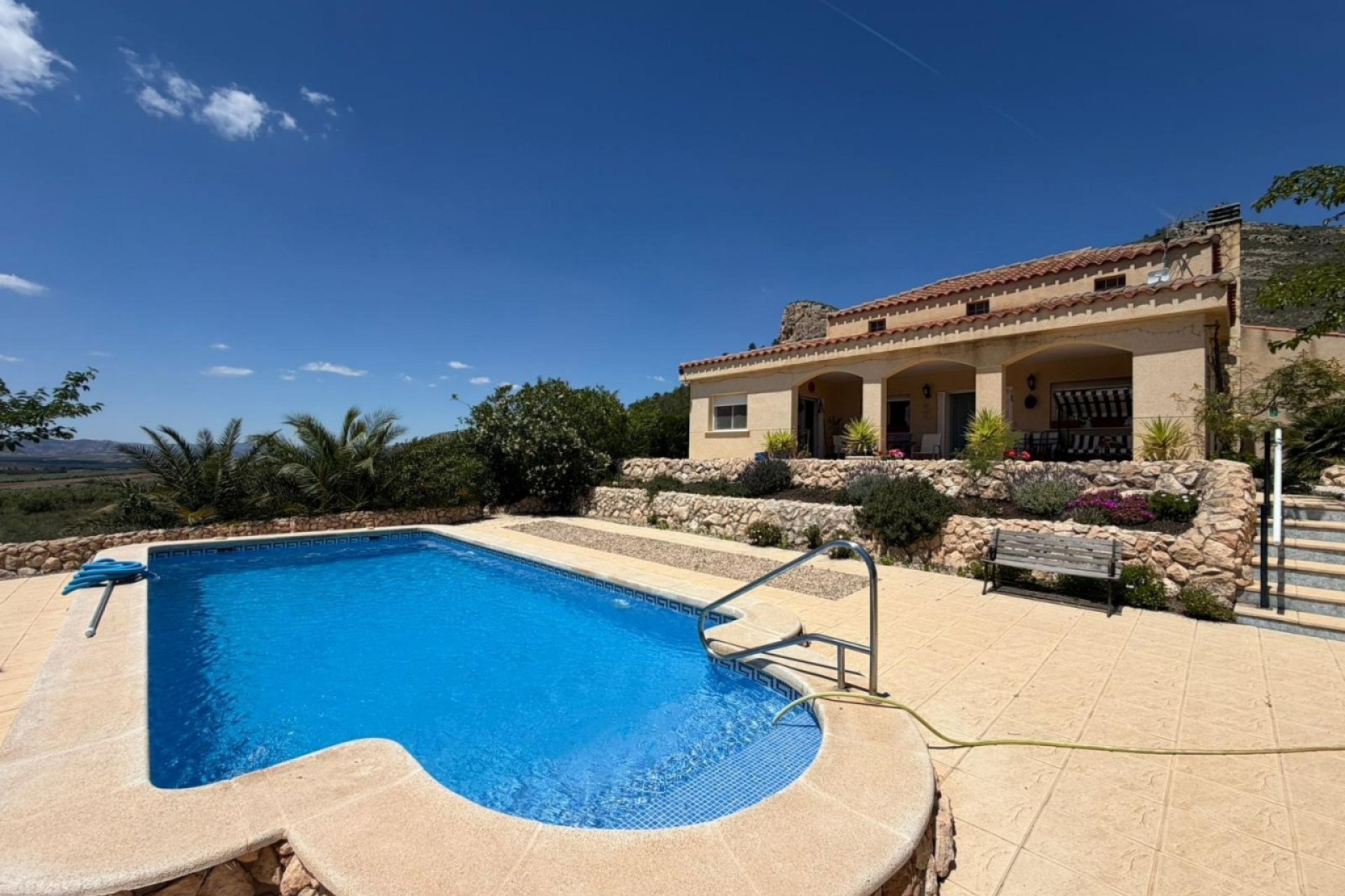 Revente - Villa -
Sax