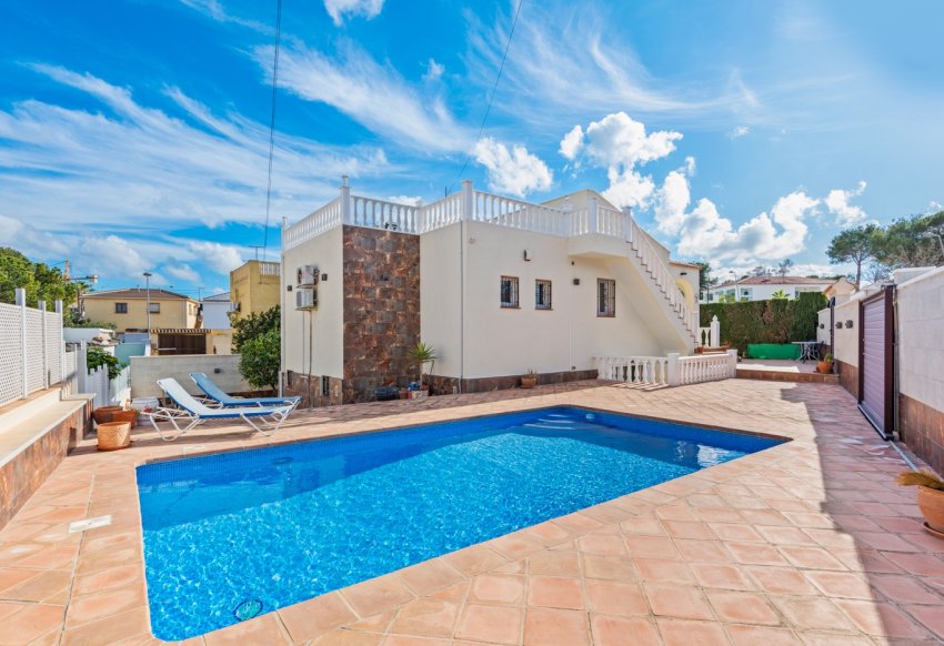 Revente - Villa -
Torrevieja - Los Balcones
