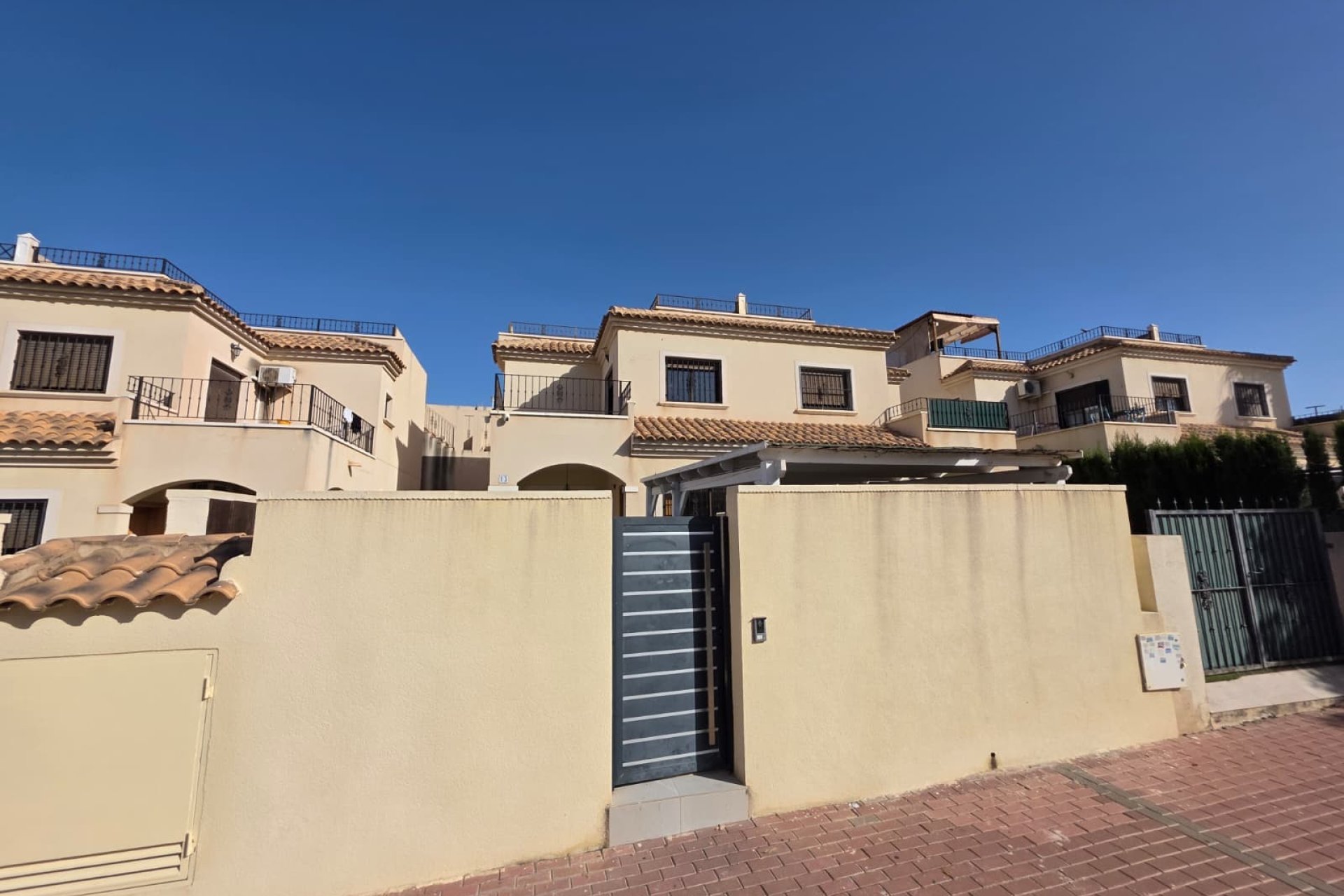 Revente - Villa -
Torrevieja - Sector 25