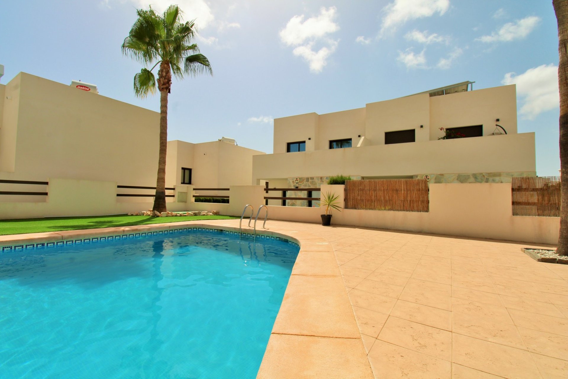 Revente - Villa -
Villamartín - PAU 8