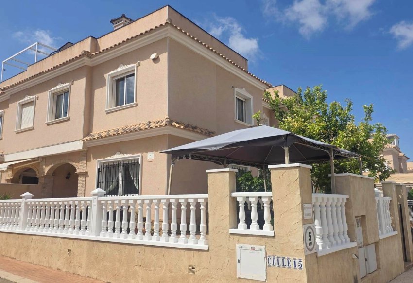 Revente - Villa -
Villamartín