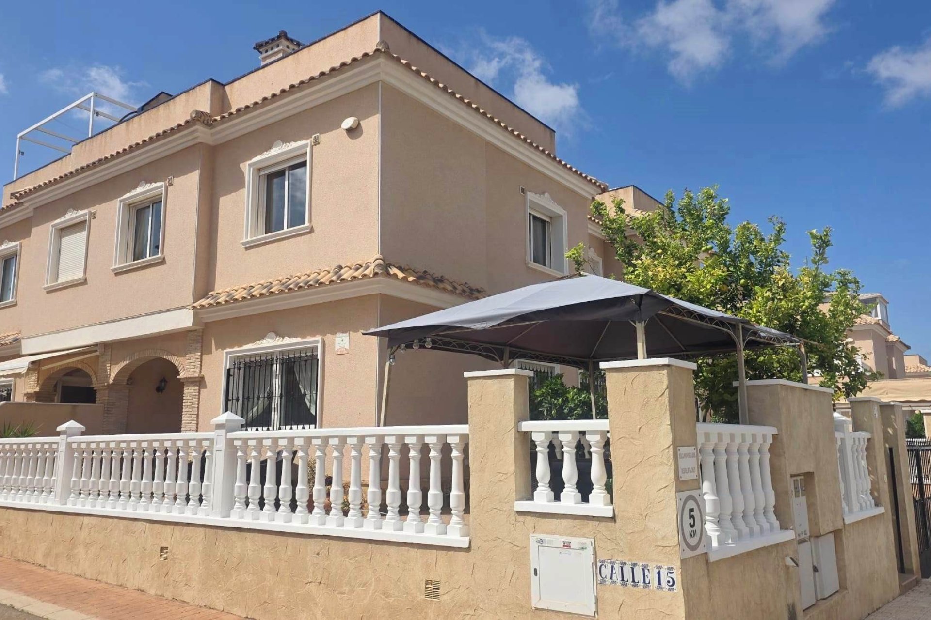 Revente - Villa -
Villamartín