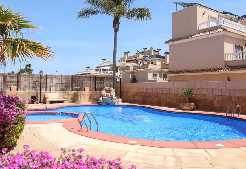 Revente - Villa -
Villamartín
