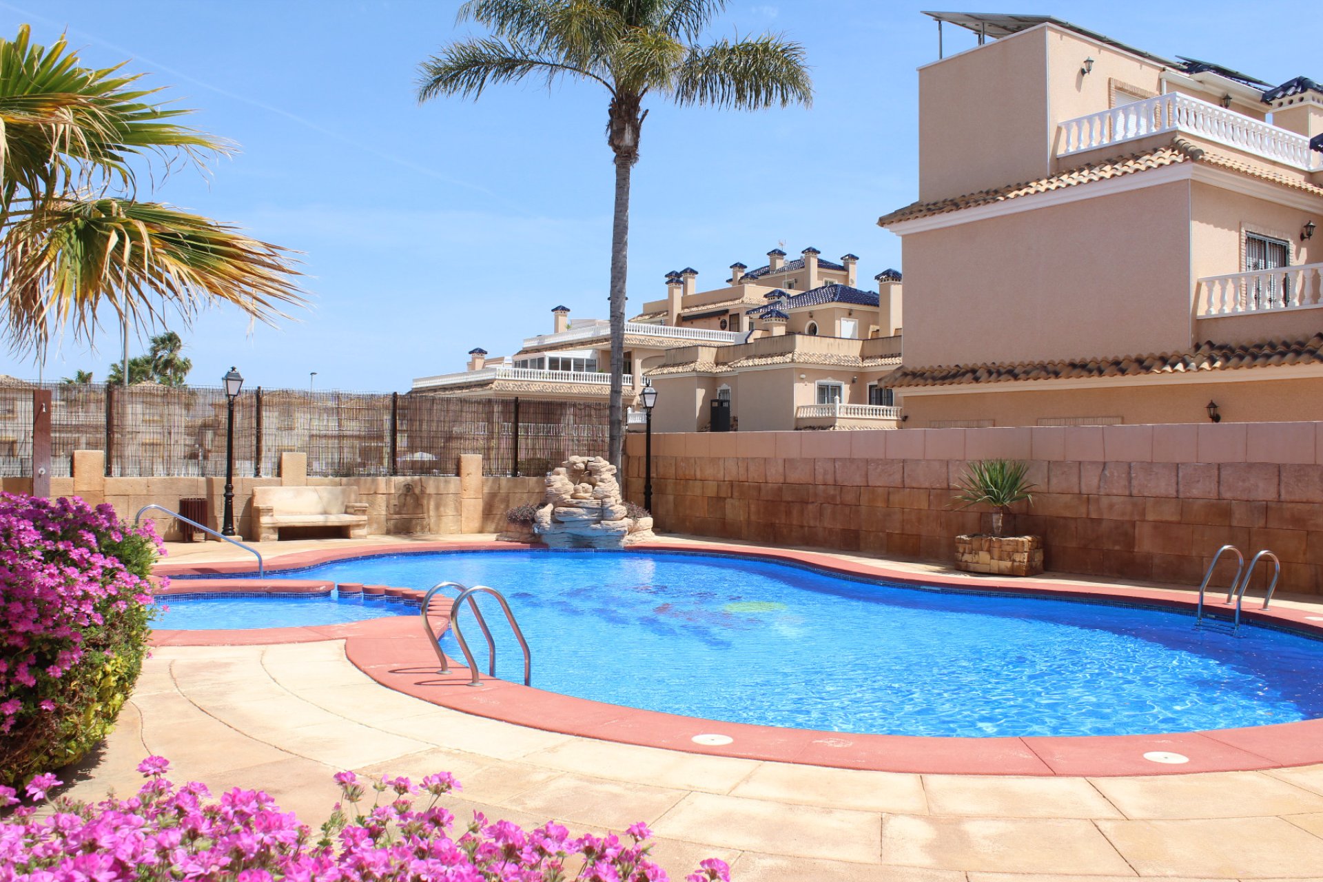 Revente - Villa -
Villamartín