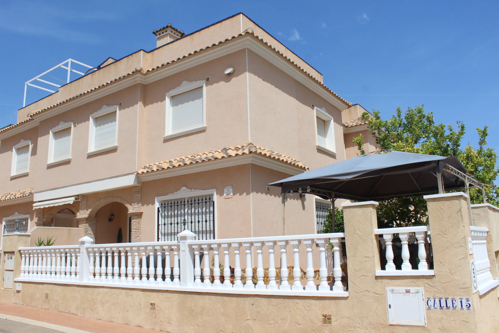 Revente - Villa -
Villamartín