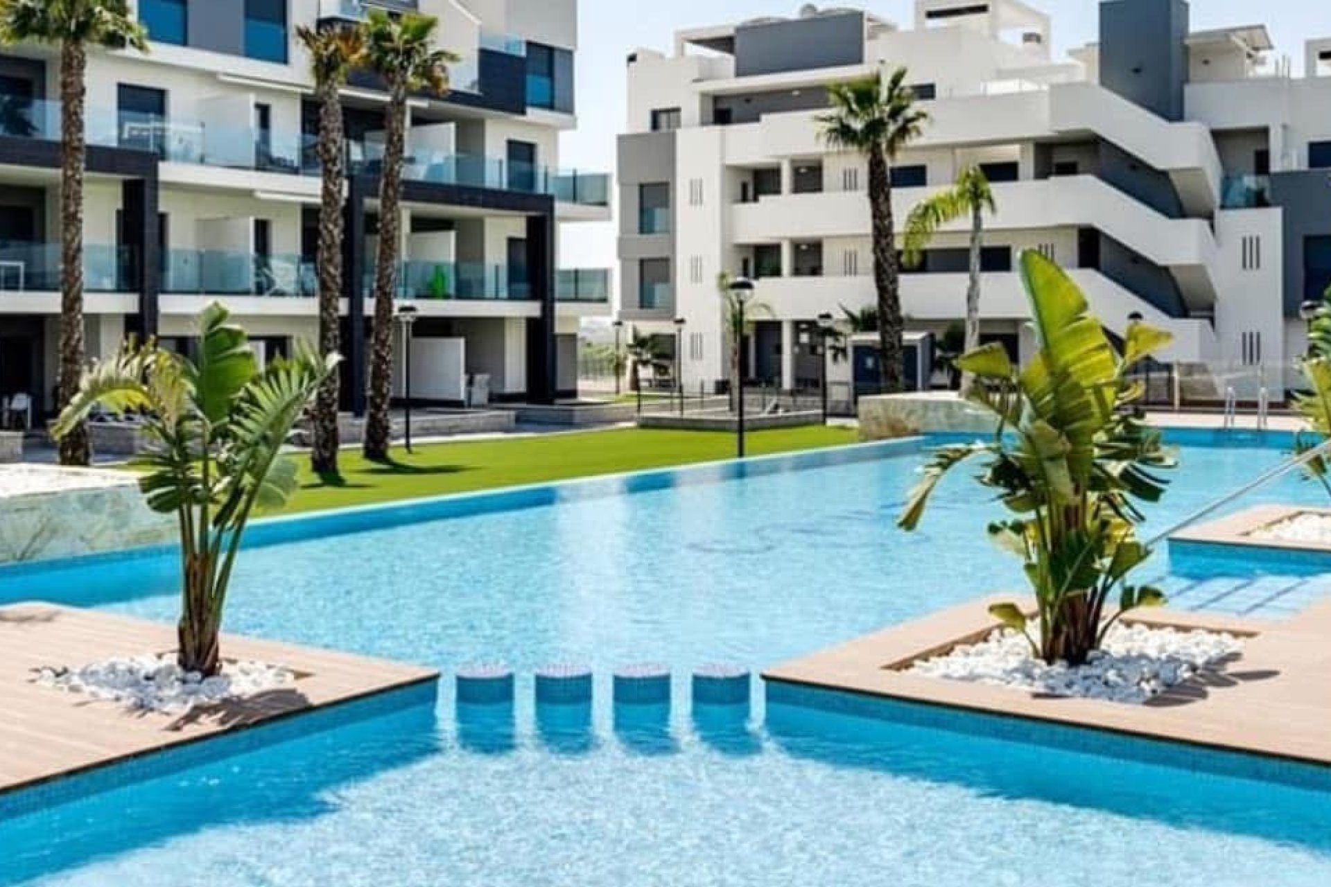 Tweedehands - apartment -
El Raso - Costa Blanca