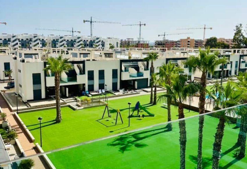 Tweedehands - apartment -
El Raso - Costa Blanca