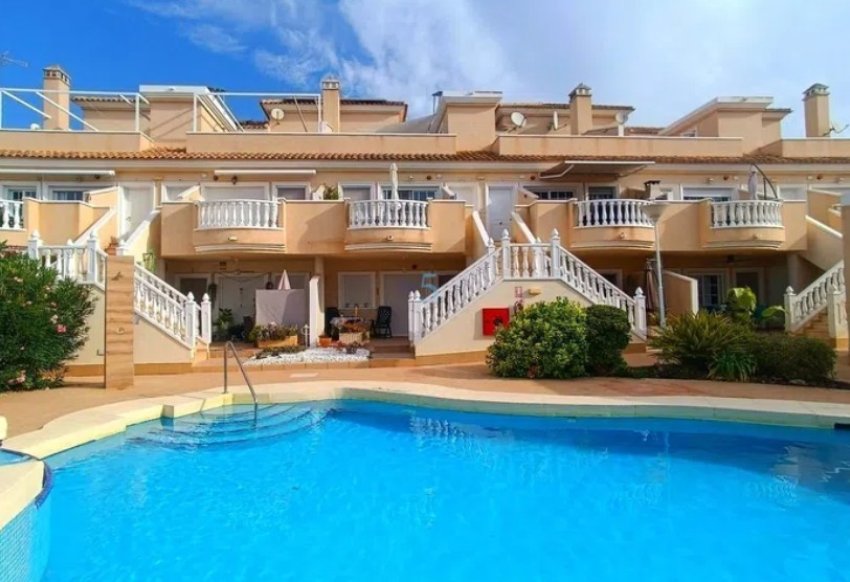 Tweedehands - duplex -
Guardamar del Segura - Urbanizaciones