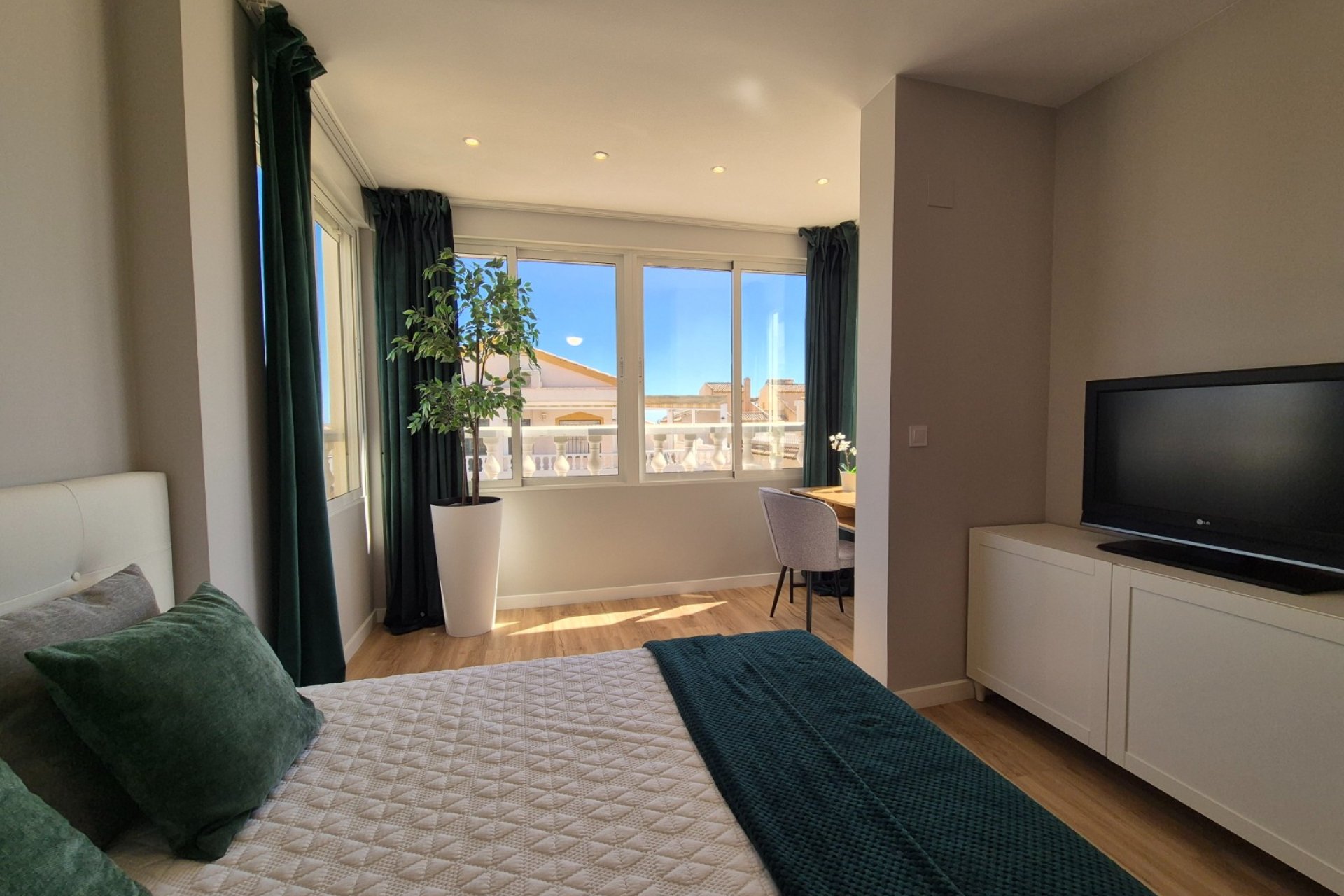Tweedehands - Herenhuis -
Alicante - La Florida