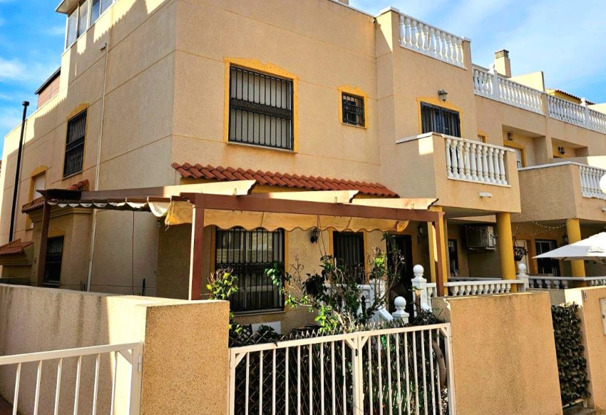 Tweedehands - Herenhuis -
Guardamar del Segura - Los Balcones