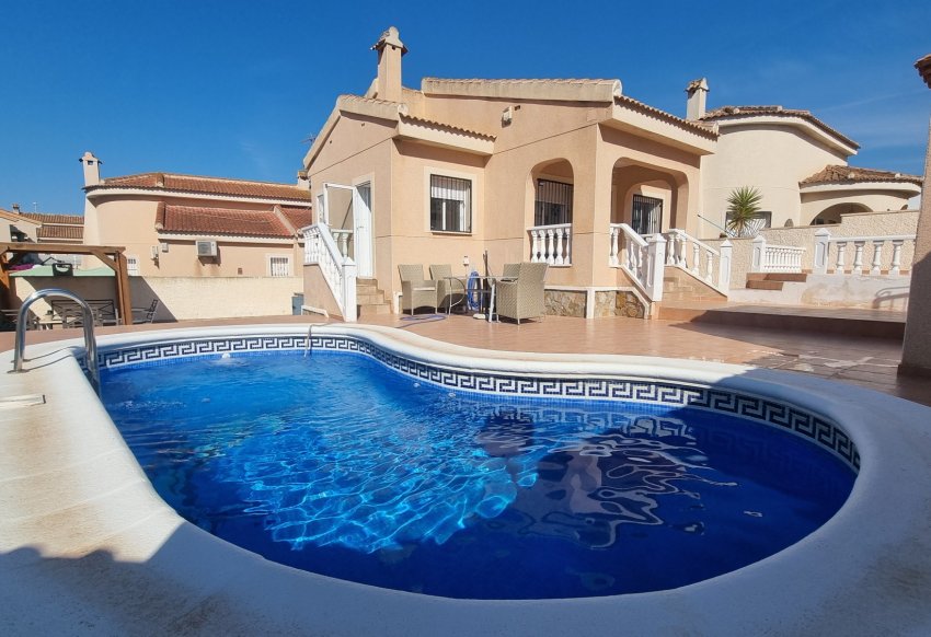 Tweedehands - Villa -
Ciudad Quesada - Benimar