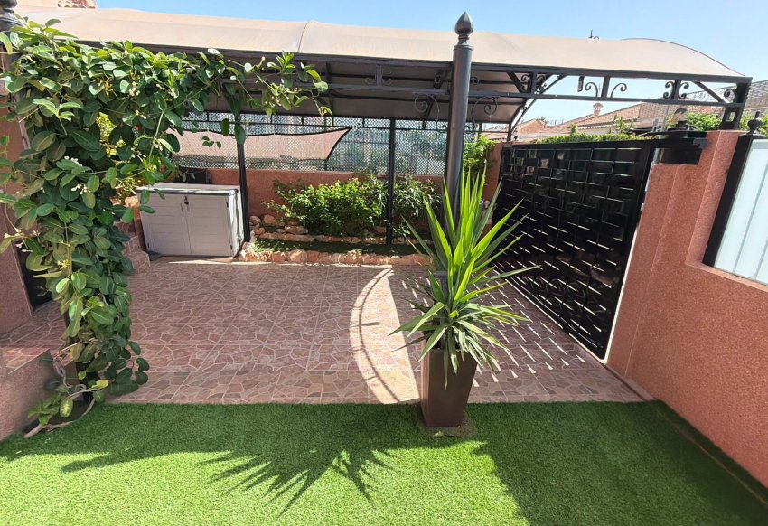 Tweedehands - Villa -
Los Montesinos - La Herrada