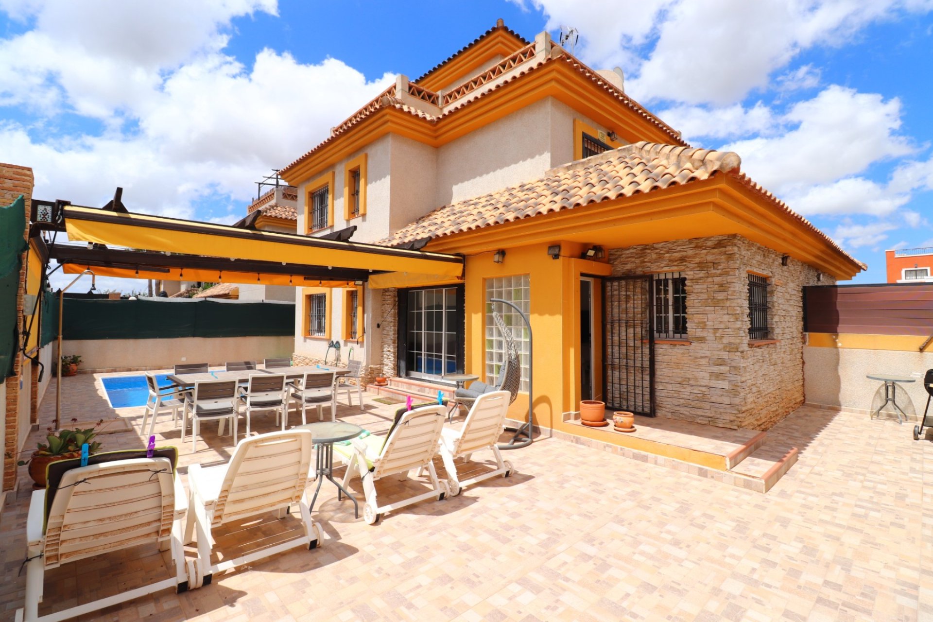 Tweedehands - Villa -
Los Montesinos - La Herrada