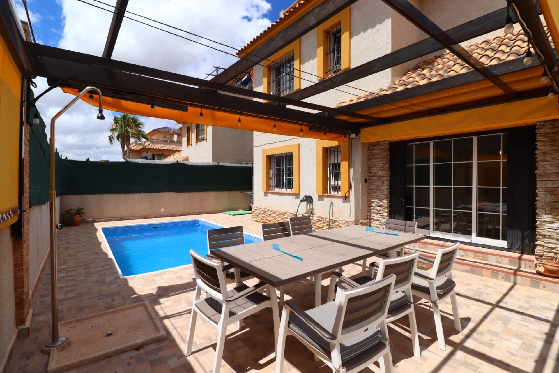 Tweedehands - Villa -
Los Montesinos - La Herrada