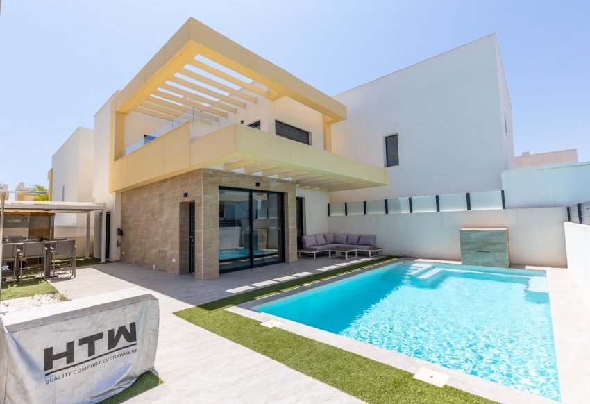 Tweedehands - Villa -
Los Montesinos - La Herrada