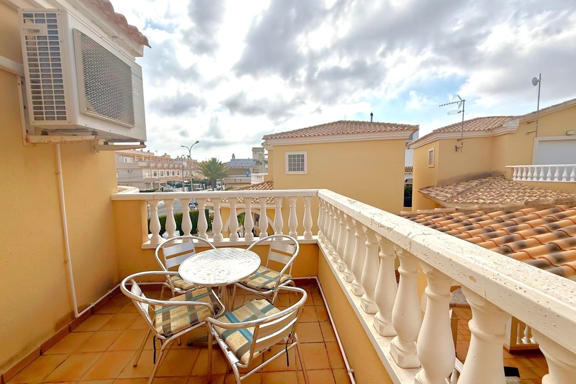 Tweedehands - Villa -
Orihuela Costa - Villamartín