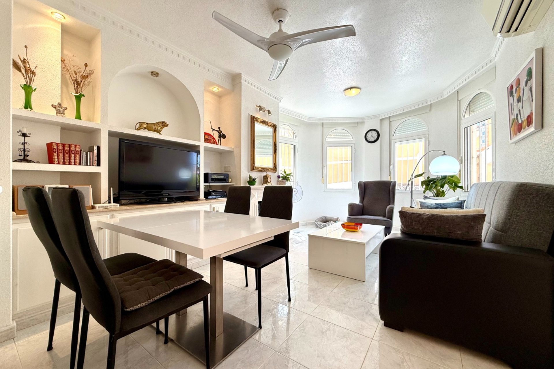 Tweedehands - Villa -
Orihuela Costa - Villamartín