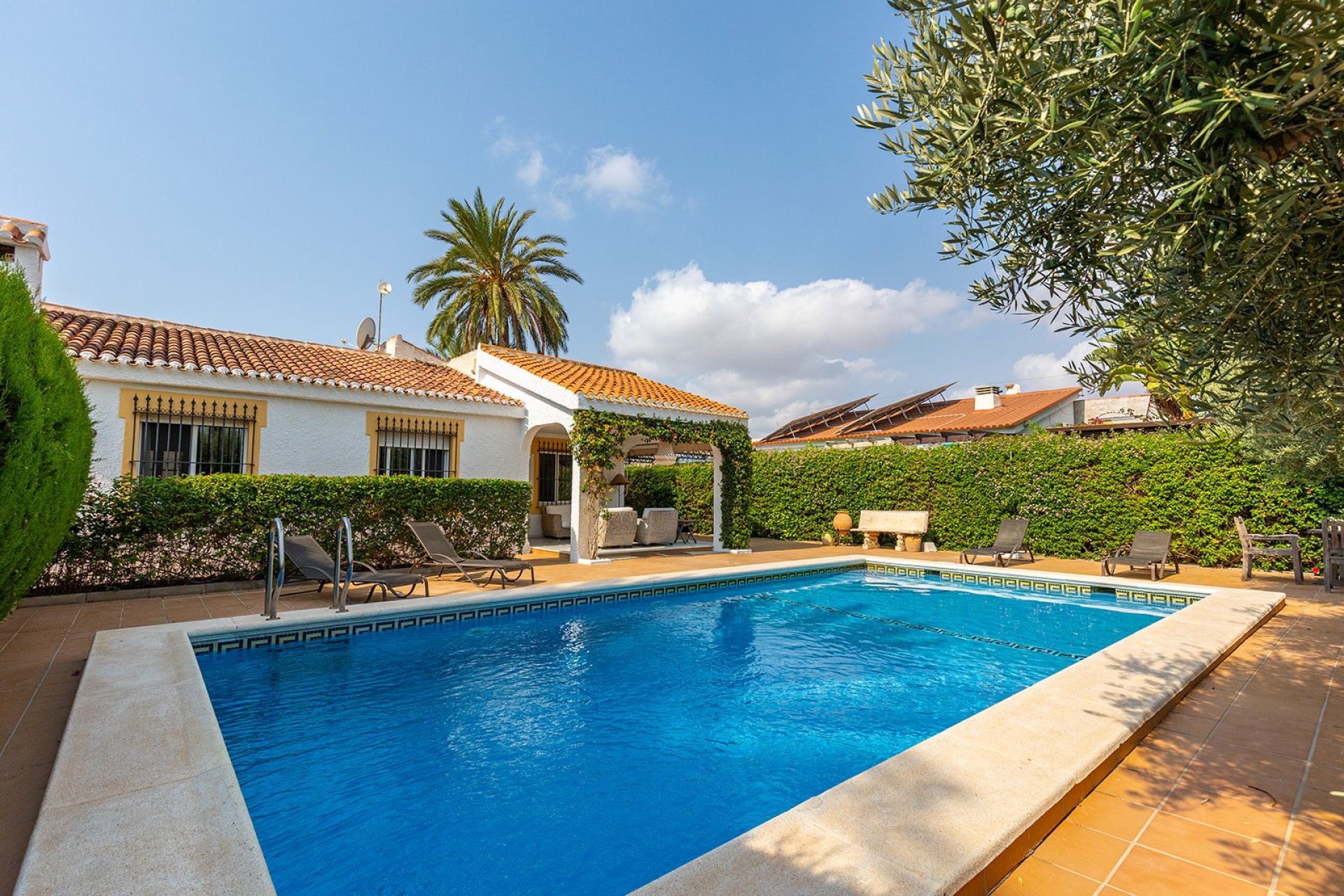 Tweedehands - Villa -
Torrevieja - Playa de los Locos