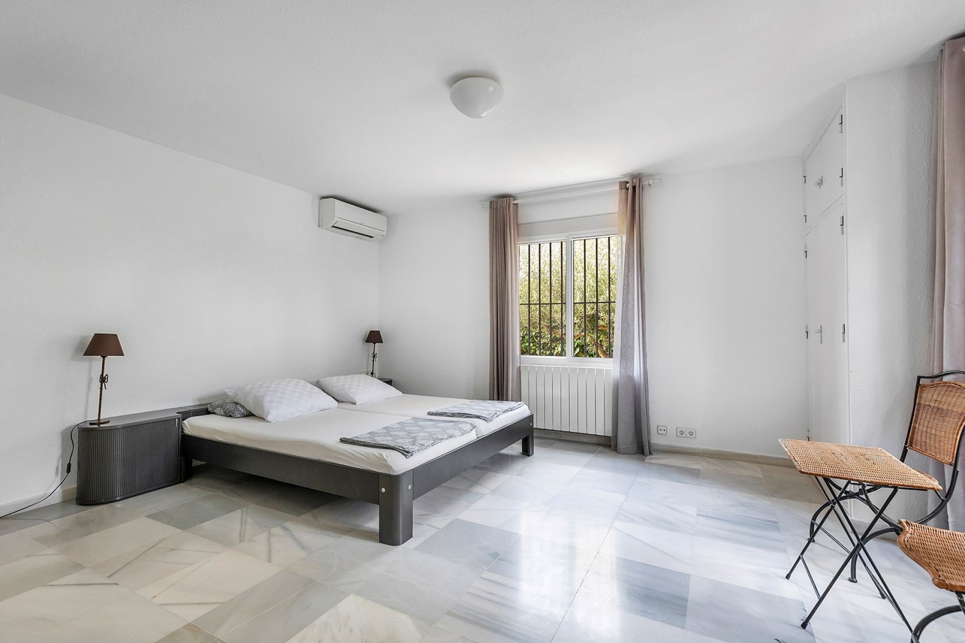 Tweedehands - Villa -
Torrevieja - Playa de los Locos
