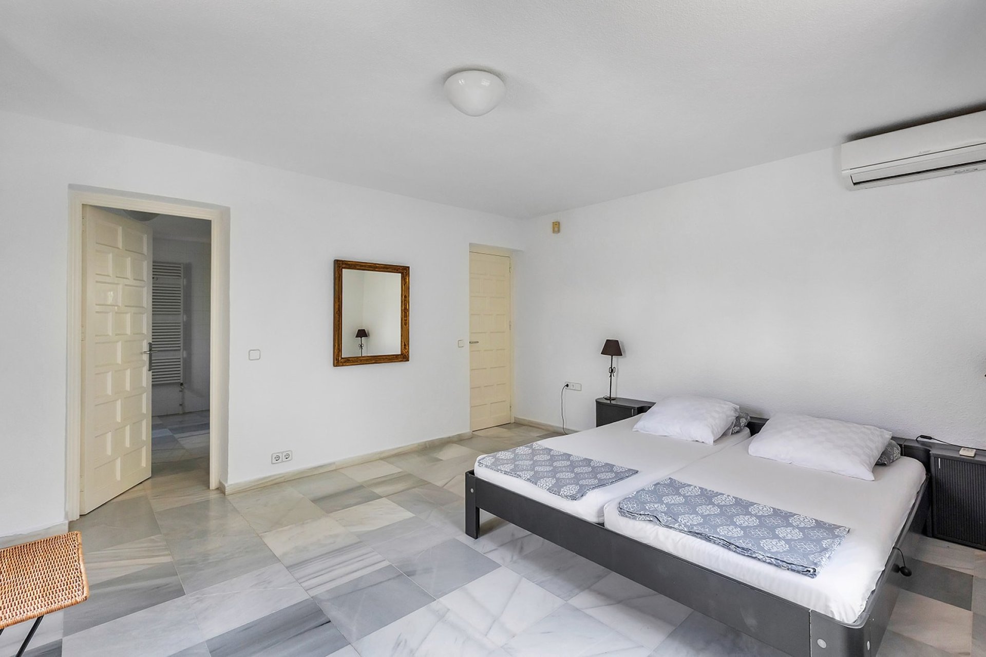 Tweedehands - Villa -
Torrevieja - Playa de los Locos