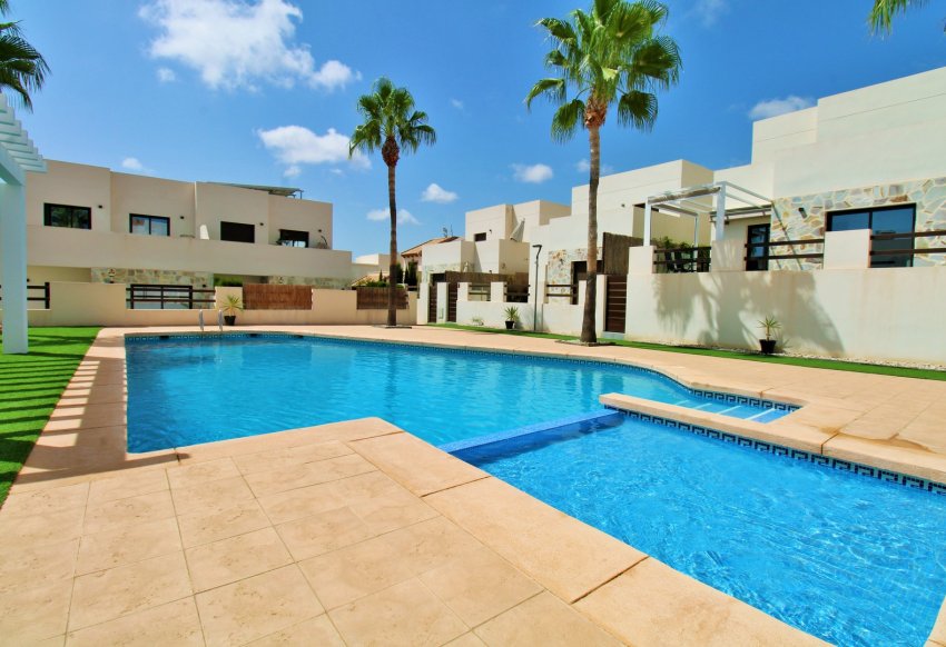 Tweedehands - Villa -
Villamartín - PAU 8