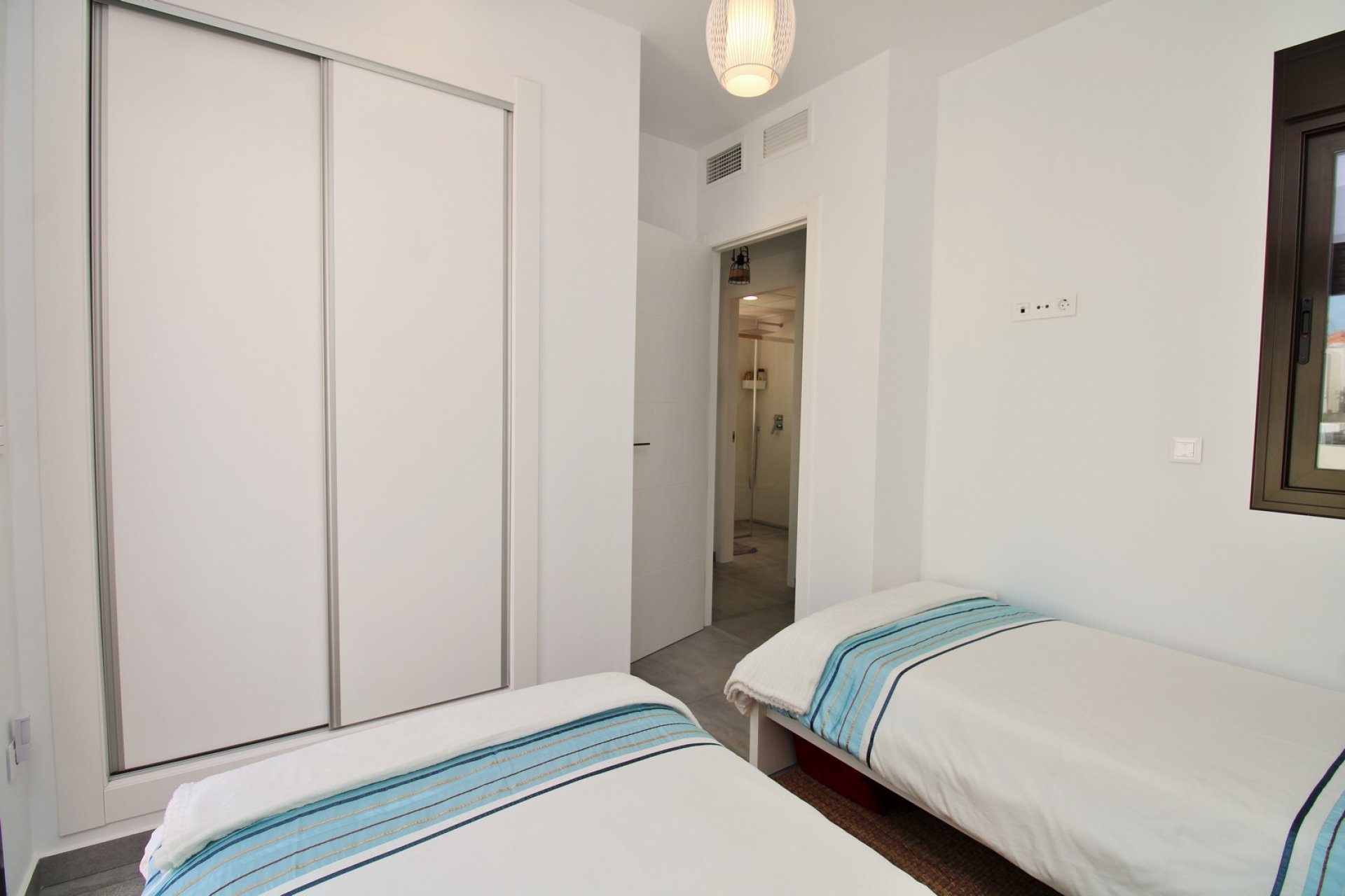 Tweedehands - Villa -
Villamartín - PAU 8