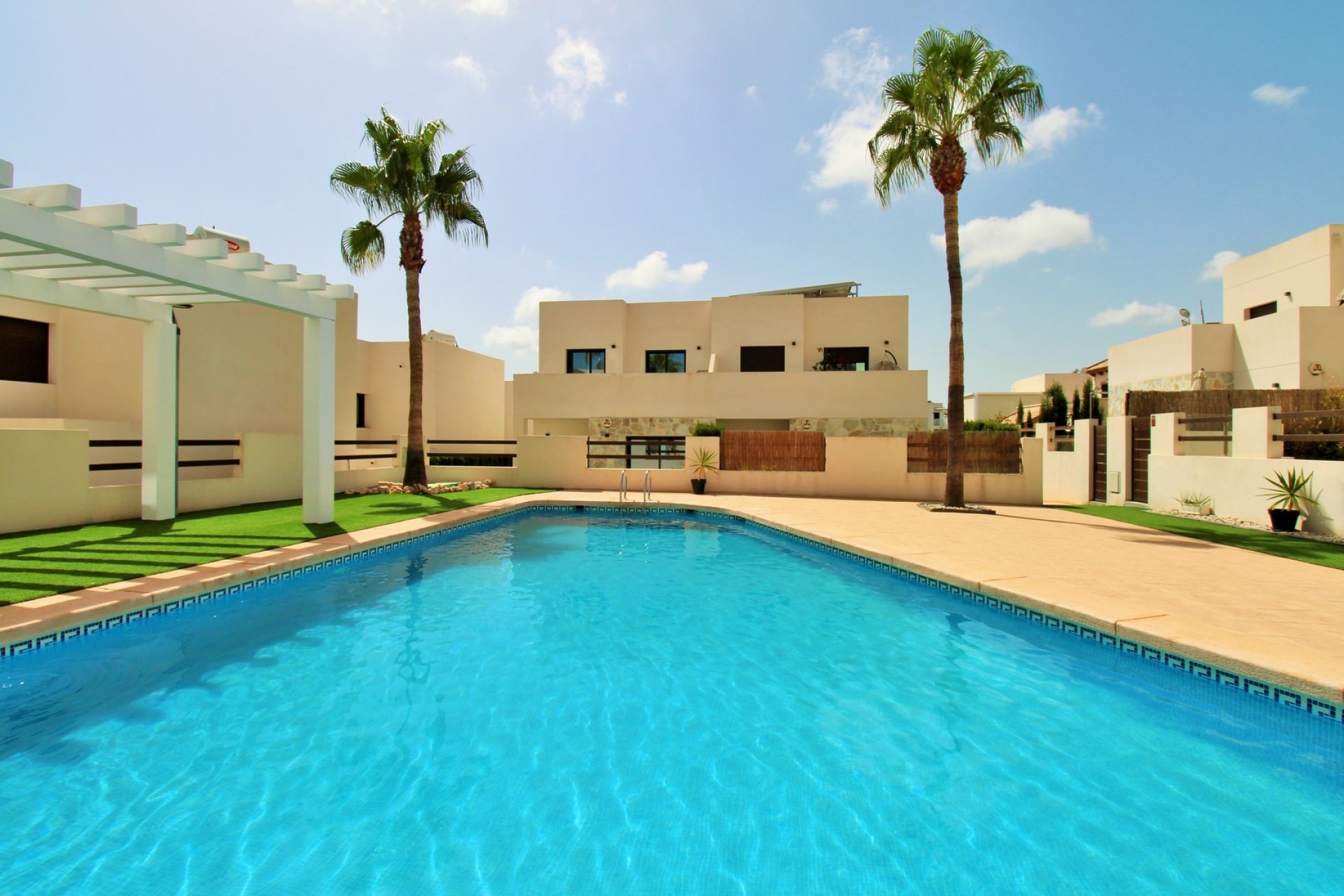 Tweedehands - Villa -
Villamartín - PAU 8