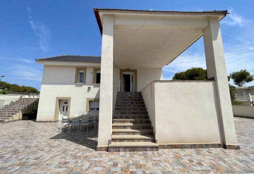 Tweedhands - Villa -
Torrevieja - Los Balcones