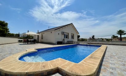 Villa - Reventa - Torrevieja -
                Los Balcones