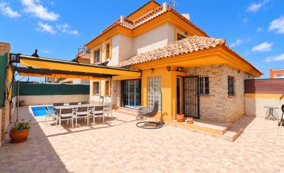 Villa - Tweedehands - Los Montesinos -
                La Herrada