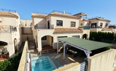 Villa - Tweedehands - Torrevieja -
                Sector 25