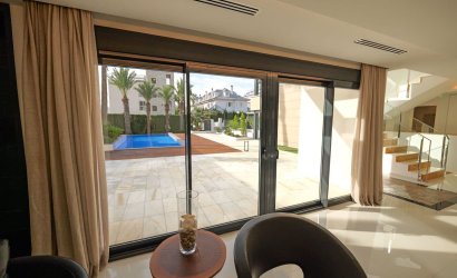 Obra nueva - Villa -
Torrevieja