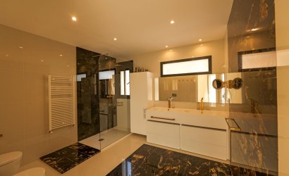 Obra nueva - Villa -
Torrevieja