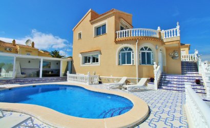 Resale - Villa -
Villamartín