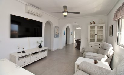 Resale - Villa -
Villamartín