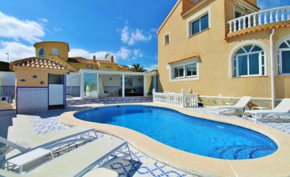 Resale - Villa -
Villamartín