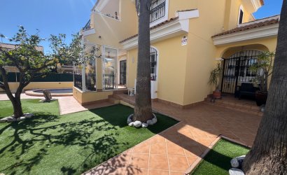 Reventa - Villa -
Orihuela Costa - Los Dolses