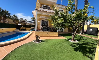 Reventa - Villa -
Orihuela Costa - Los Dolses