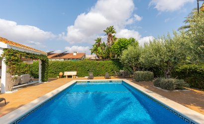 Tweedehands - Villa -
Torrevieja - Playa de los Locos