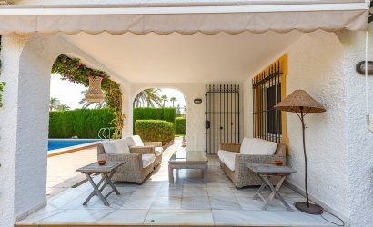 Tweedehands - Villa -
Torrevieja - Playa de los Locos