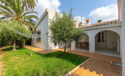 Tweedehands - Villa -
Torrevieja - Playa de los Locos